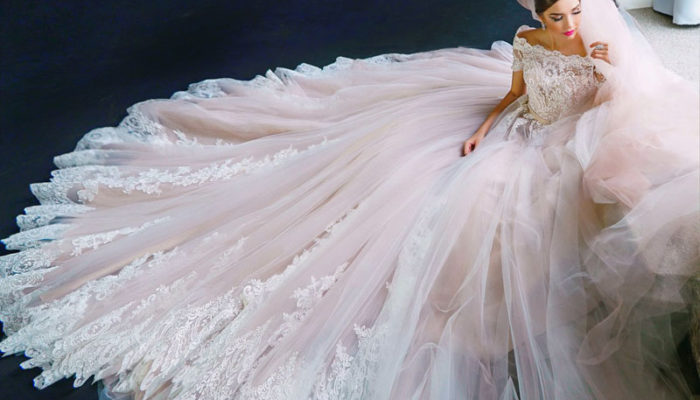 迷人的貴族風範! 27件經典夢幻公主風蓬裙婚紗