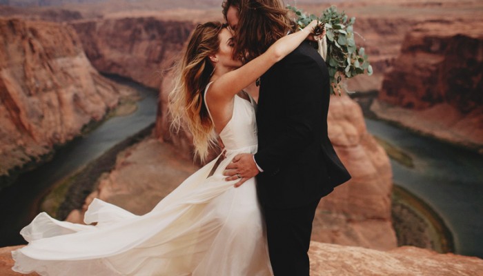 奔放與柔情的靈魂 – 20張比電影畫面更浪漫的沙漠婚紗照!