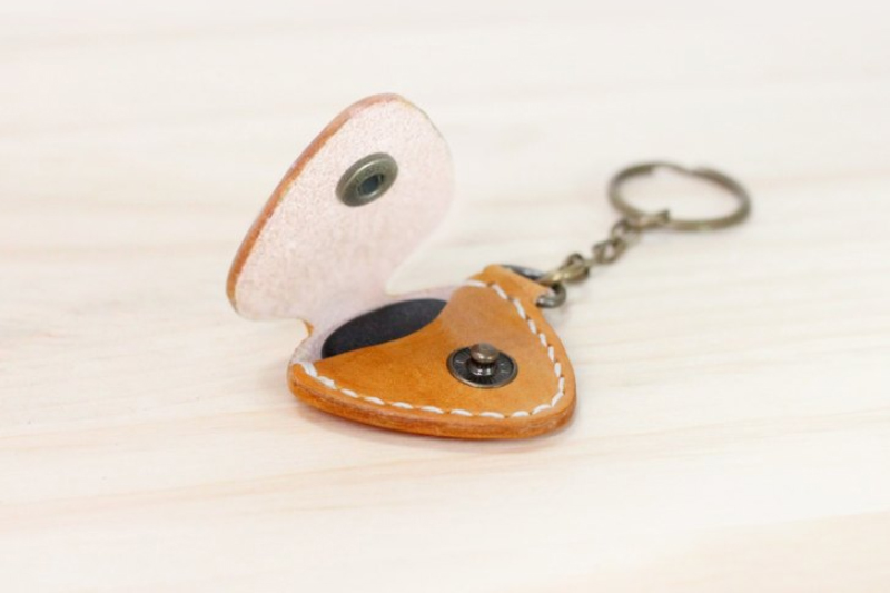 07-Leather guitar pick case keychain